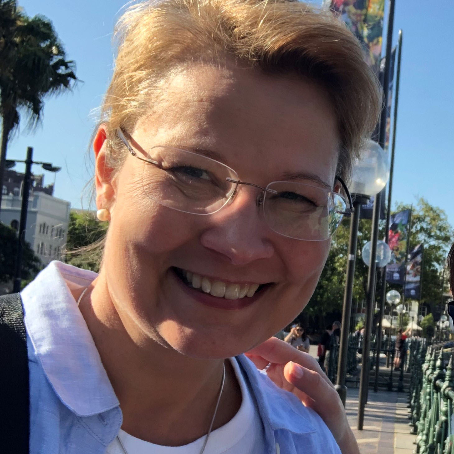 Dr Anni Paasilahti