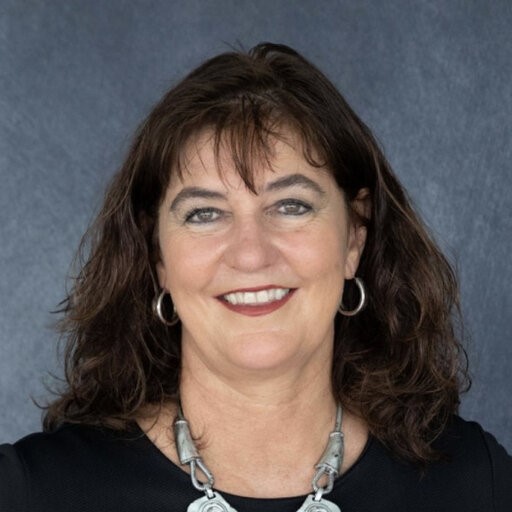 Dr Elizabeth Bennett