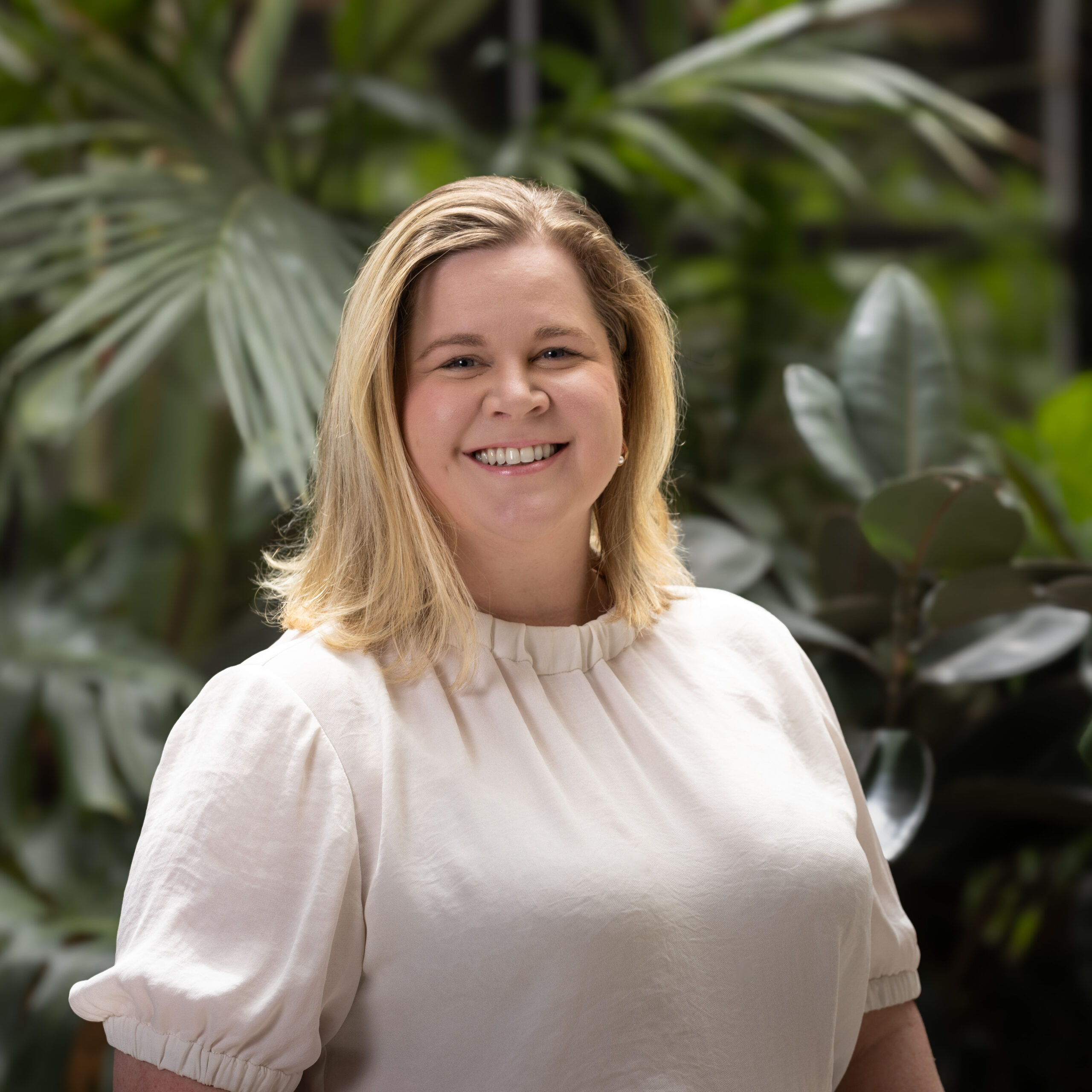 Dr Julia Coull