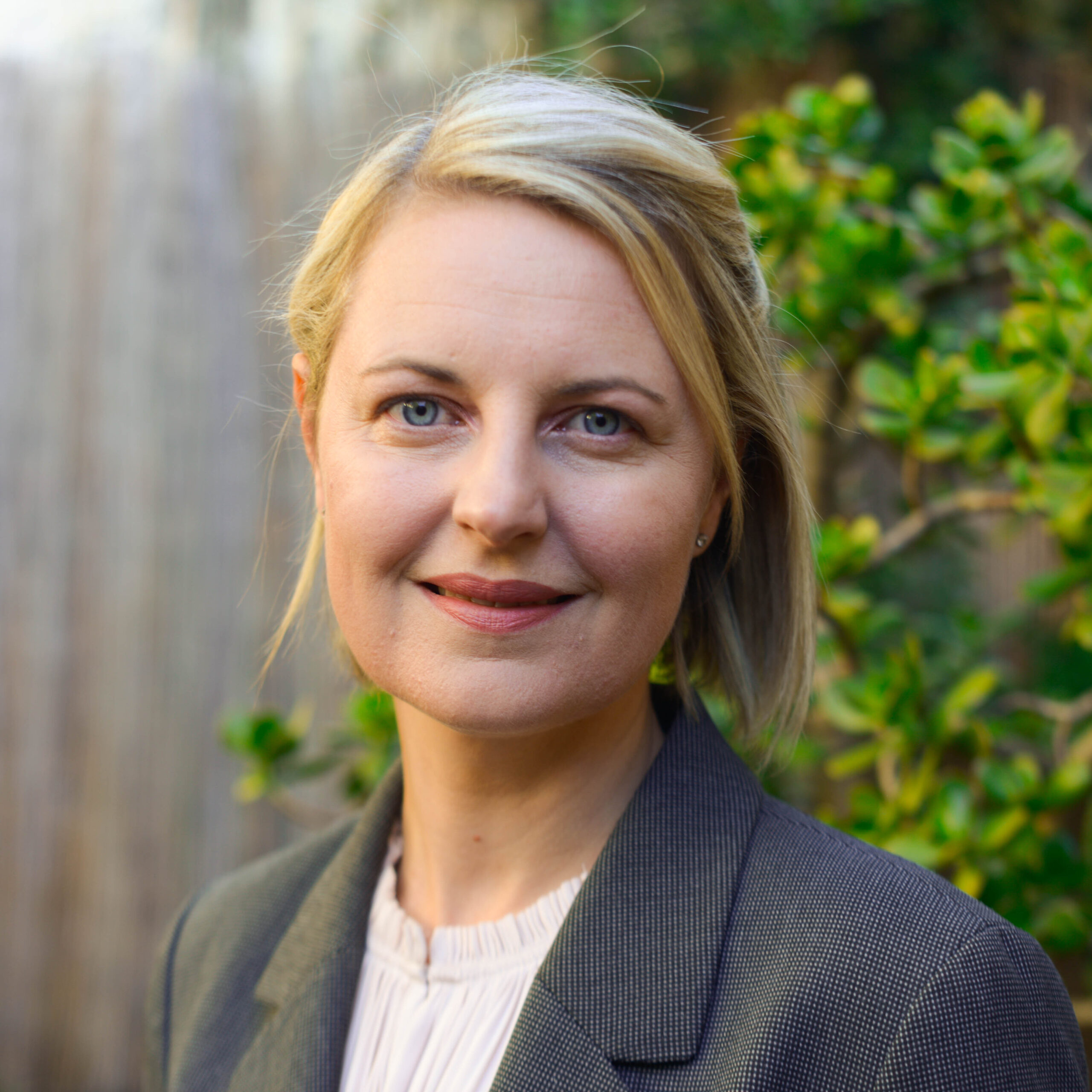 Dr Sarah Sasson