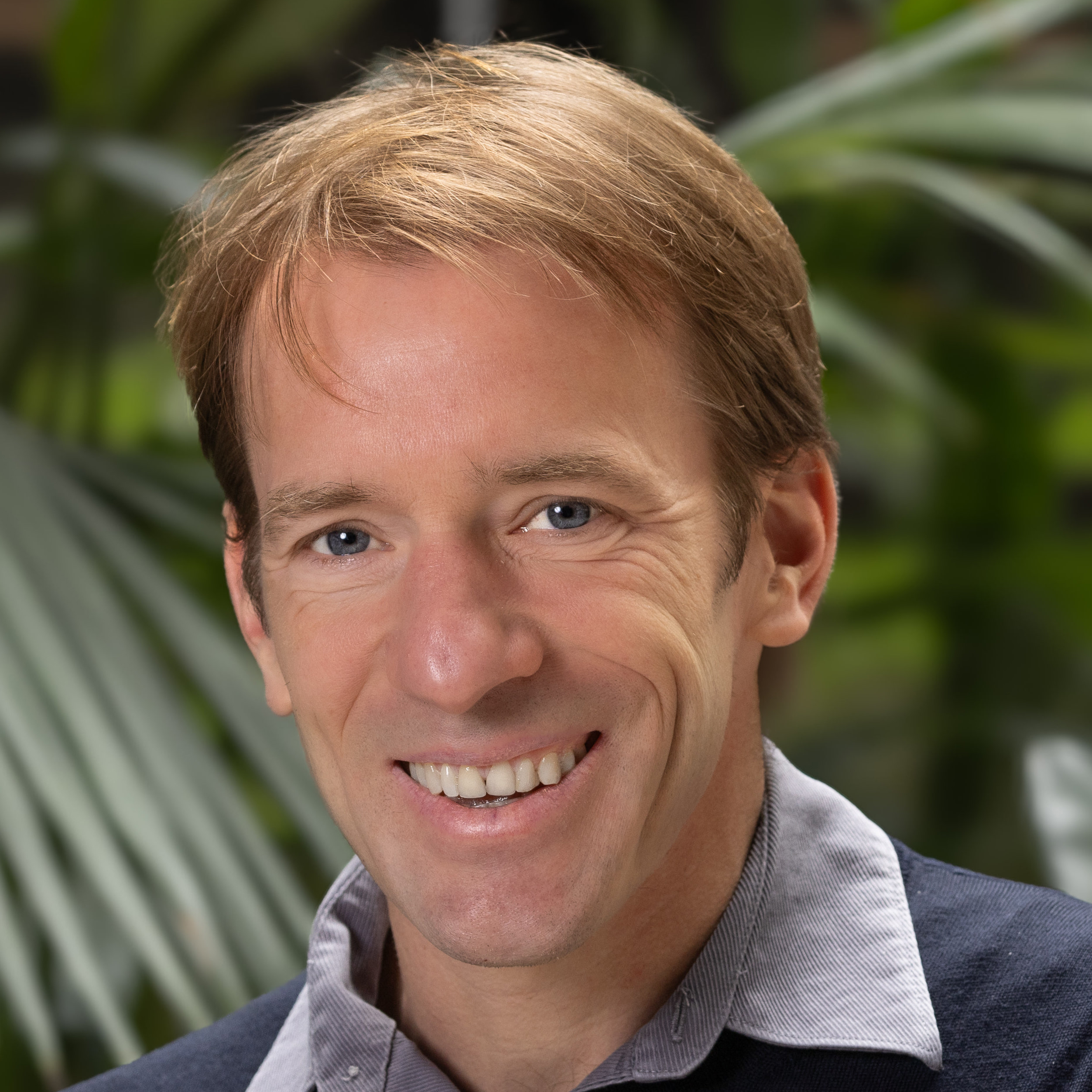 Dr Arne Dielh